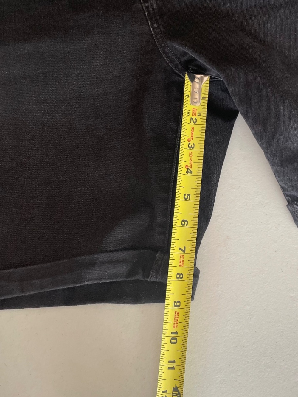 Universal Thread High-rise Black Bermuda Shorts in "Like New" Plus Size 16 - Picture 3 of 9